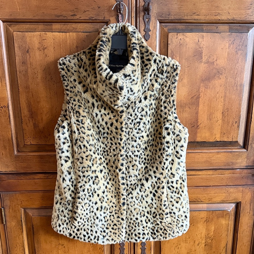 Kristen Blake Leopard Print Faux Fur Vest
